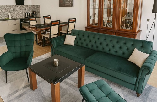 Luckau Apartamento | Moderne Maisonette Ferienwohnung in Royalem Stil