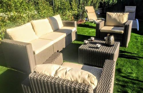 Cavalaire-sur-Mer Apartamento | Moderne T2 avec garage ,très calme avec jardin privé et piscine, à 400m du centre ville et des plages, WIFI remise supplémentaire de 10 pourcent pour une location à la semaine