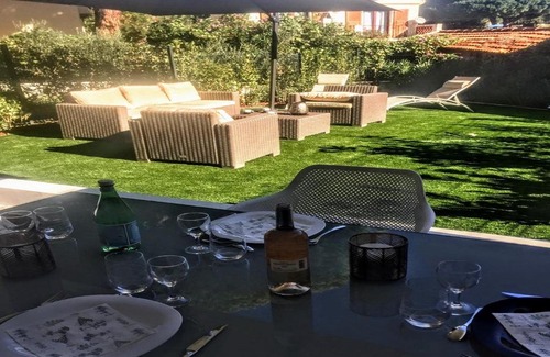 Cavalaire-sur-Mer Apartamento | Moderne T2 avec garage ,très calme avec jardin privé et piscine, à 400m du centre ville et des plages, WIFI remise supplémentaire de 10 pourcent pour une location à la semaine