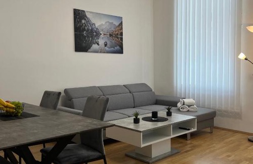 Funfhaus Apartamento | Modernes Juwel in zentraler Lage