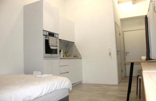 Bilten Apartamento | Modernes Studio mit eigenem Bad, Küche & Parkplatz