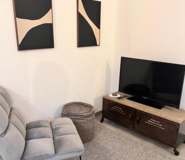 Lage Apartamento | Modernes Tiny Apartment in Lage