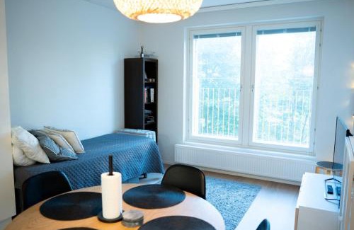Myyrmaki Apartamento | Moderni uudisyksiö pk-seudulla