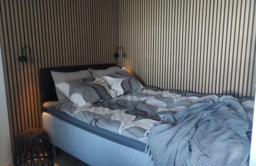 Tampere Apartamento | Moderni yksiö, parveke, parkki, palvelut