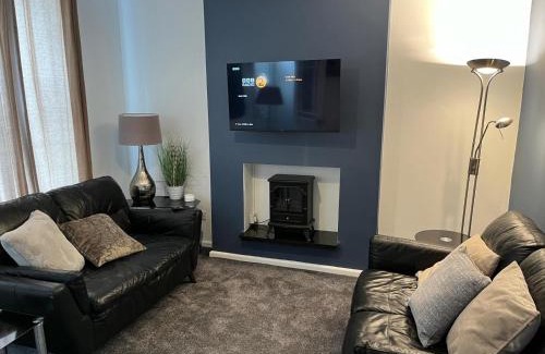 Runcorn Apartamento | Modernised 4bed stay-away-home in Runcorn sleeps 7