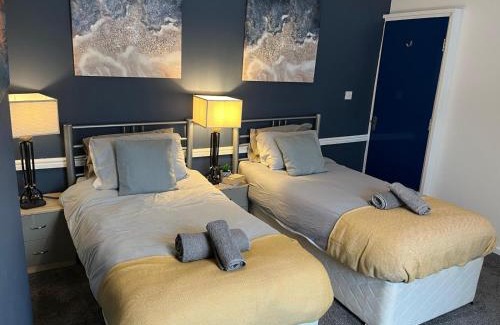 Runcorn Apartamento | Modernised 4bed stay-away-home in Runcorn sleeps 7