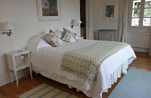Mouchan Otro | Modernizado antigua casa de labranza. Magníficas vistas. Piscina climatizada privada. Capacidad para 8 personas, más bebés