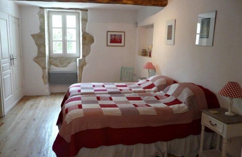 Mouchan Otro | Modernizado antigua casa de labranza. Magníficas vistas. Piscina climatizada privada. Capacidad para 8 personas, más bebés