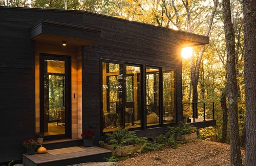 Rhinebeck Casa | Modernist Wooded Retreat Rhinebeck on 75 acres