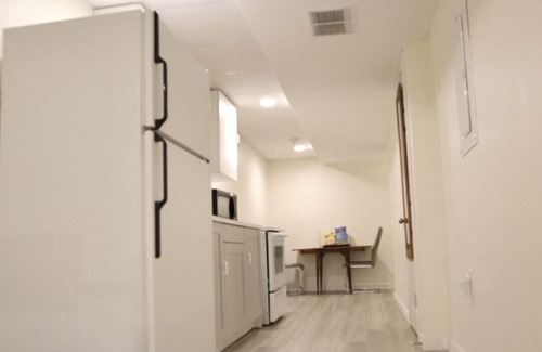 East Kildonan Casa | Modernized and spacious suite