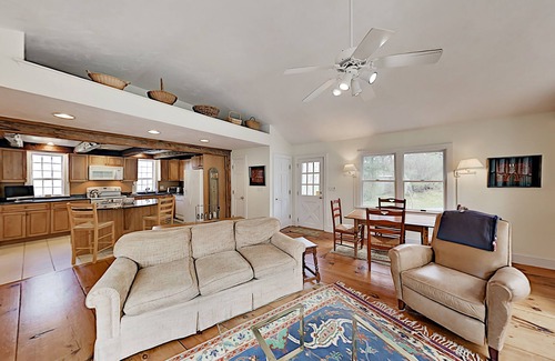 East Dennis Casa | Antique House Desde 1727 - Modernizado El 2 de Acres y cerca de la playa!
