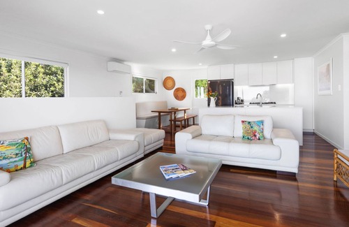 Peregian Beach Casa | Modernized Beachside Home in Peregian Beach