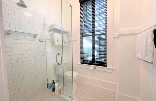 Galveston Casa | Modernized Historic Home: Perfect for Families!