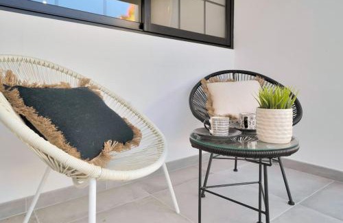 Marbella Apartamento | Moderno estudio con wifi en Marbella Este - VISTAMAR 16 ESTUDIO