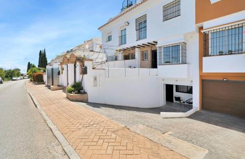 Marbella Apartamento | Moderno estudio con wifi en Marbella Este - VISTAMAR 16 ESTUDIO