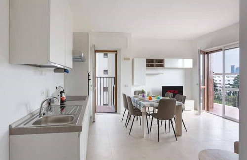Lorenteggio Apartamento | Moderno, Luminoso, Spazioso con Vista