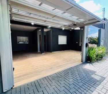 Santa Cruz Casa | Moderno Sobrado Climatizado com Ar Quente e Frio