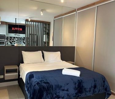 Campo Belo Apartamento | Moderno Studio Line Up - Vaga e AC | Delfhy