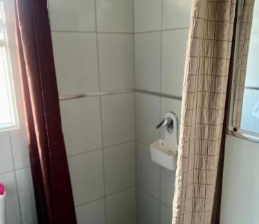 Cochabamba Apartamento | Moderno y cómodo estudio con espacio de trabajo