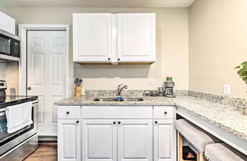 Normal Apartamento | Modest Huntsville Studio w/ Full Kitchen!