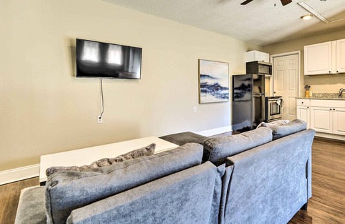 Normal Apartamento | Modest Huntsville Studio w/ Full Kitchen!