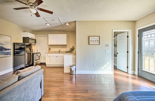 Normal Apartamento | Modest Huntsville Studio w/ Full Kitchen!