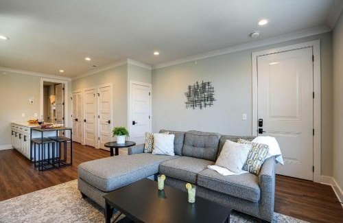 Melrose Casa | Modest Melrose - 5 Mins to Broadway - Rooftop Deck