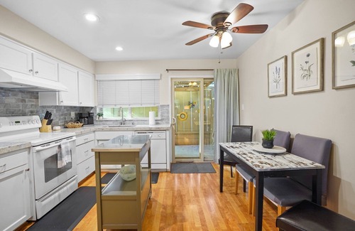 Modesto Condominio | Modesto Cozy Hideaway