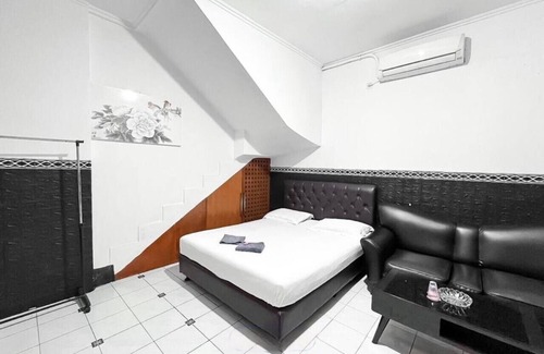 Duren Sawit Hotel | Modom Residencce