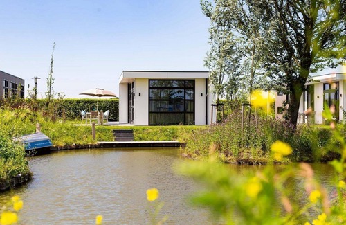 Lageweg Chalet De Esquí | ✓ Module Special at Parc de IJsselhoeve ✓ Holiday home for 6 persons ✓ Located in Nieuwerkerk aan den IJssel (Zuid-Holland) ✓ Holiday park next to the IJssel ✓ Book directly through the park
