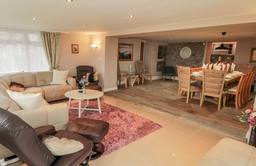 Rhiw Casa | MOEL YR WYN, pet friendly, luxury holiday cottage in Aberdaron