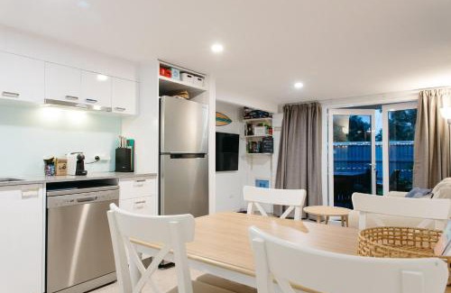 Moffat Beach Apartamento | Moffat Beach Coastal Contemporary Unit B