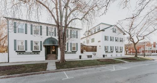 Old Town Historic District Hotel | Moffat Inn