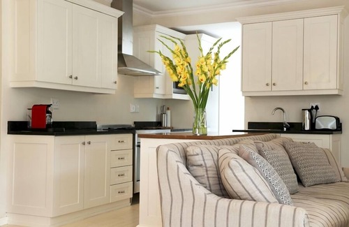 Hermanus Casa | Moffat street gem in Eastcliff, Hermanus