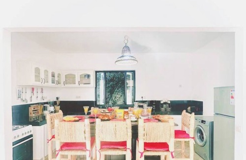 Bizdad Casa | Moga Paradise 8 mins to the sea