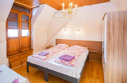 Rozsadomb Casa | Mohacsi Guesthouse