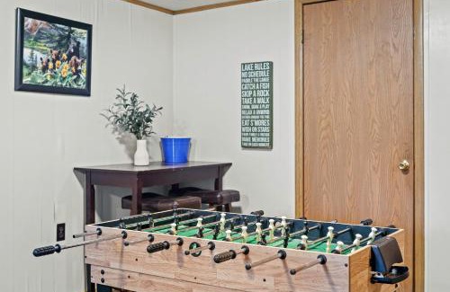 Long Pond Casa | Mohegan by AvantStay Private Dock Firepit Community Pool Beach