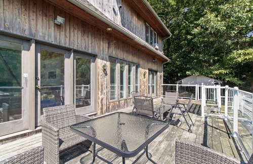 Montville Cabina | Mohegan Cabin Estate