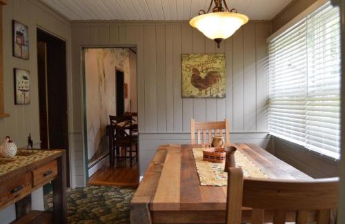 Perrysville Casa | Mohican Farmhouse, Pond, and Animals