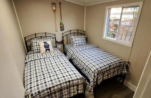 Centre Hastings Cabina | Moira Lake Cottages