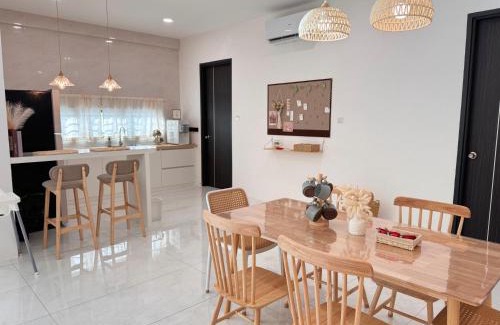Miri Casa | MokuMoku Miri Homestay FOC Netflix & Ytb 18pax
