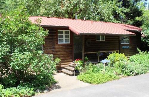 Molalla Casa | Molalla River Cottage