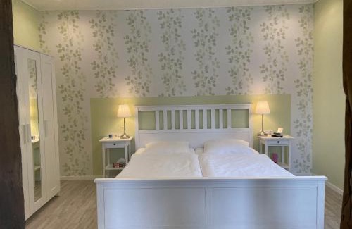 Hueckeswagen Apartamento | Molehill Shire