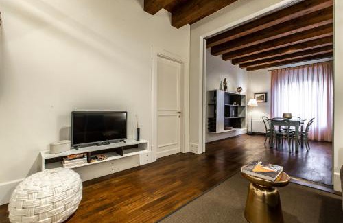 Molina Apartamento | Molino Stucky Apartment Wi-Fi R&R