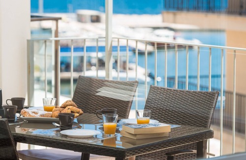 Cala Bona Casa | MOLL 3 - Apartamento con vistas al mar en Cala Bona. WiFi Gratis