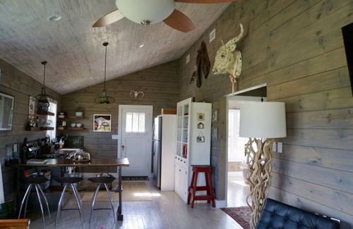 Round Top Cabina | Molly Cabin - Private cabin with 2 bedrooms, one queen and one king bed, full bath with walk-n-shower. Full kitchen with fridge/ice maker, coffee bar, front and back porches, private out door fire pit, outdoor shower.