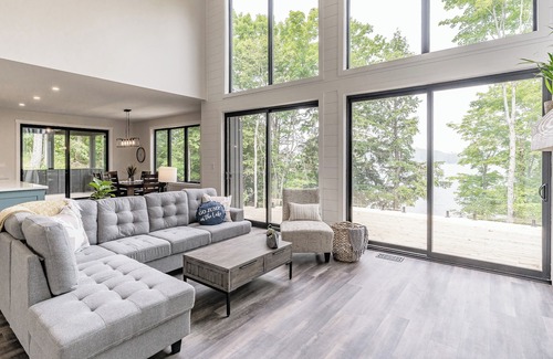 Utterson Cabaña | Molly's Vineyard - 4 Season Muskoka Cottage on Three Mile Lake