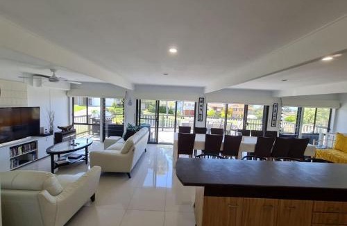 Mollymook Beach Casa | Mollymook Beach Haven - near ocean & golf course