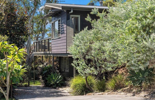 Narrawallee Casa | Mollymook Breeze - lovely 4 BR home with beach views