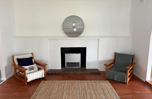 Mollymook Casa | Mollymook- Walk to Beach, Surf, Golf Course & Club